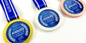 おしゃれなオリジナルクリスタルメダル制作|アロイズデザイン